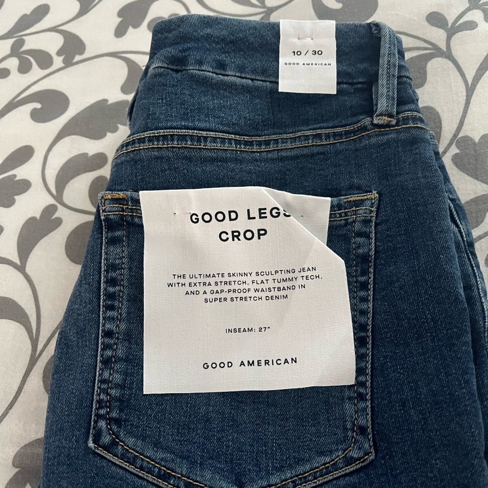 Brand new Good American cropped jeans size 10